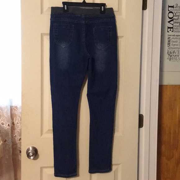 Jeans - Picture 2 of 3